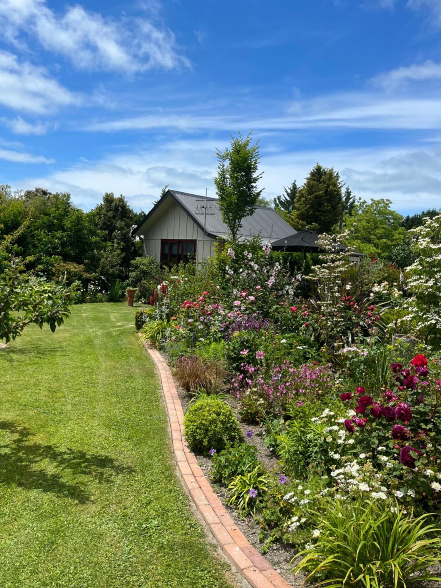 Tasman Village Cottage Exterior photo